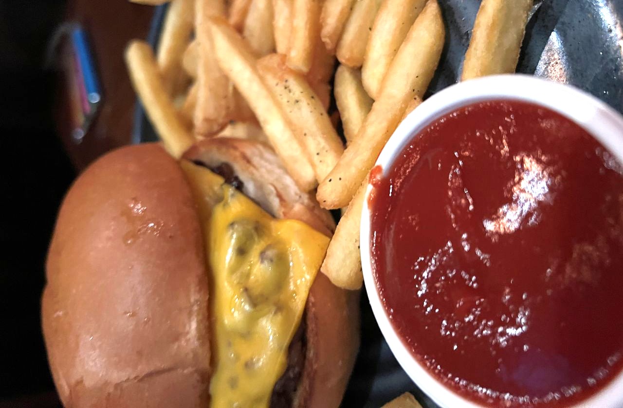 キッズミールのハンバーガーセット