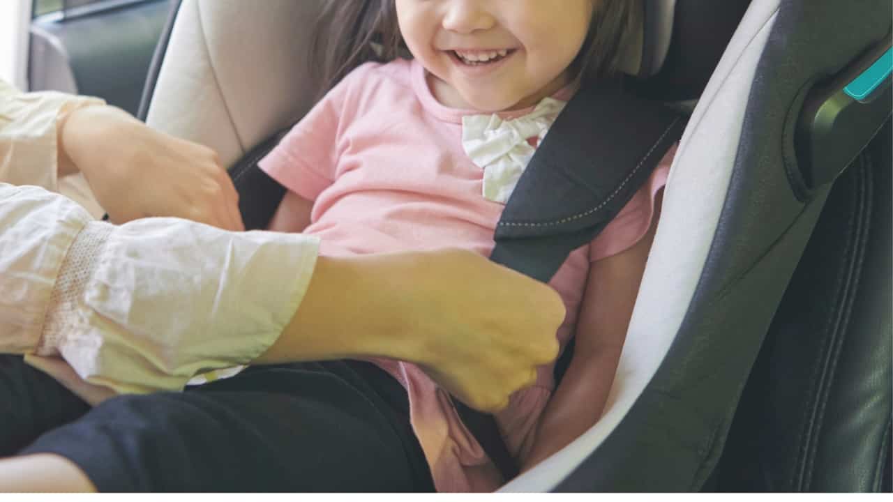 ママがする車での子供の送迎