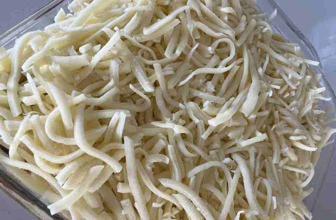 最後にチーズを乗せてオーブンに
