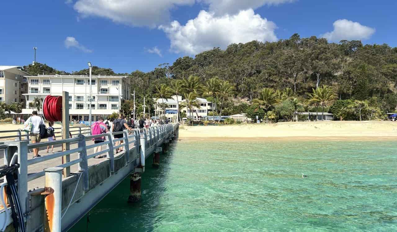 タンガルーマアイランドリゾート ふフェリー到着後にホテルへアクセスするジェティ