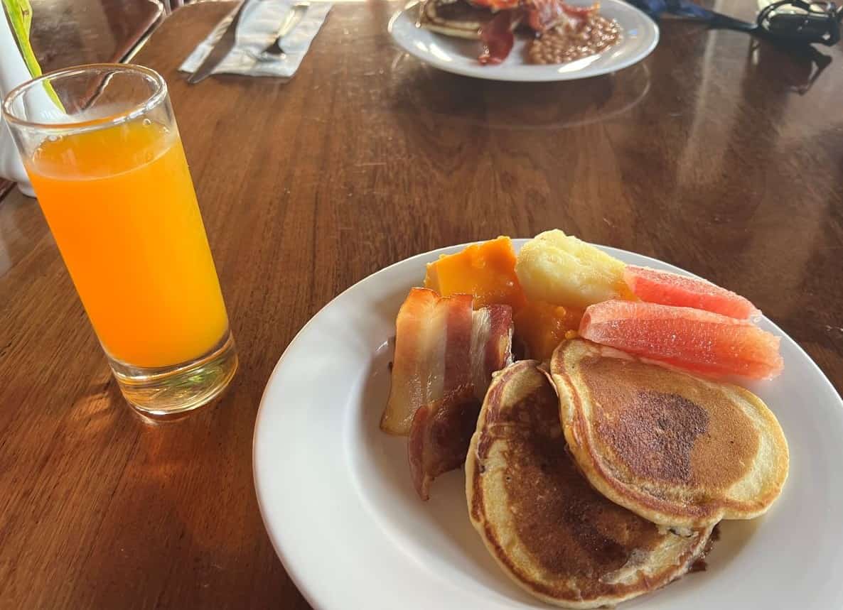 Warwick Le Lagon で食べた朝食ビュッフェのパンケーキ