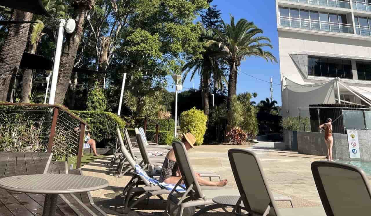 Royal pines resort gc pool deck chairs